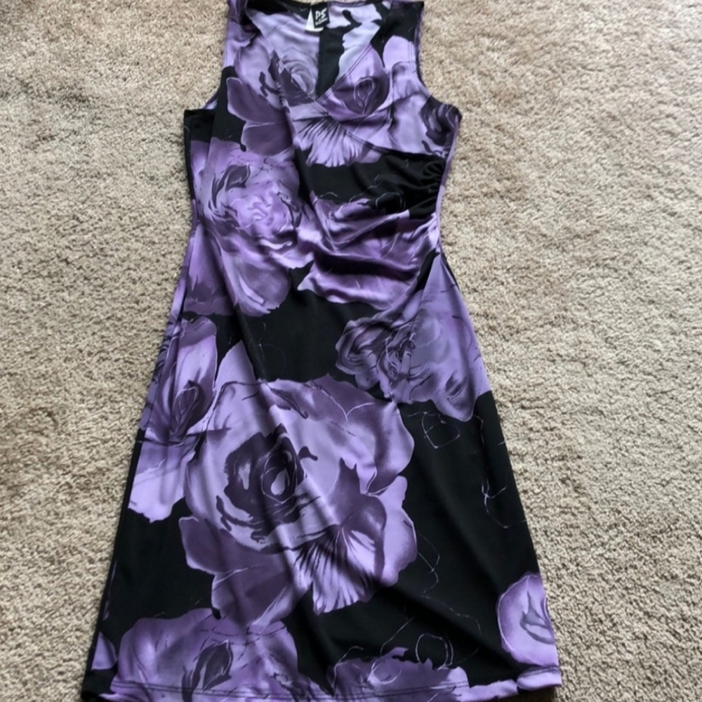 Beautiful floral v-neck wrap ruched dress
